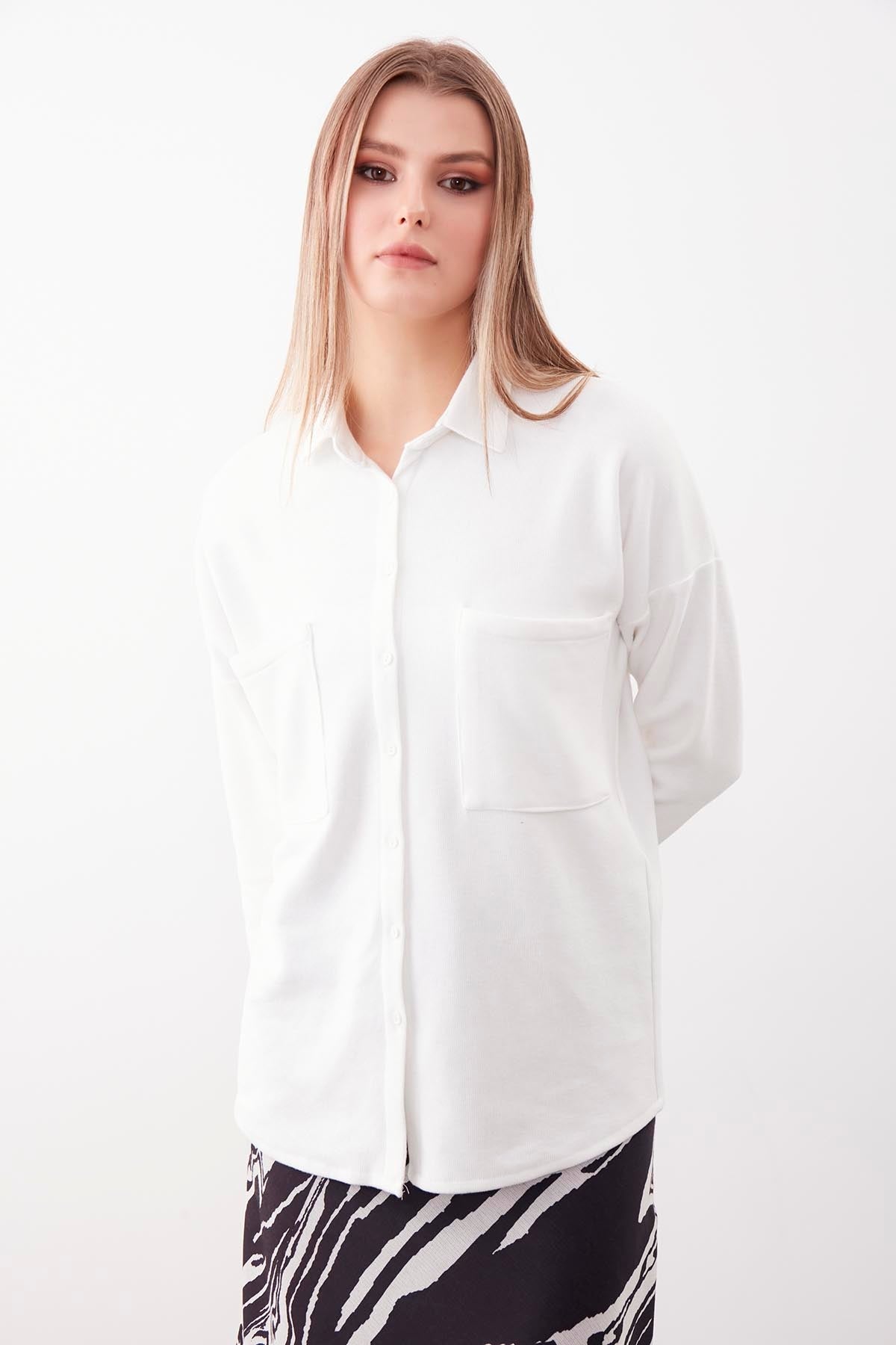 FRONT BUTTONED WITH POCKETS KNITTED BLOUSE