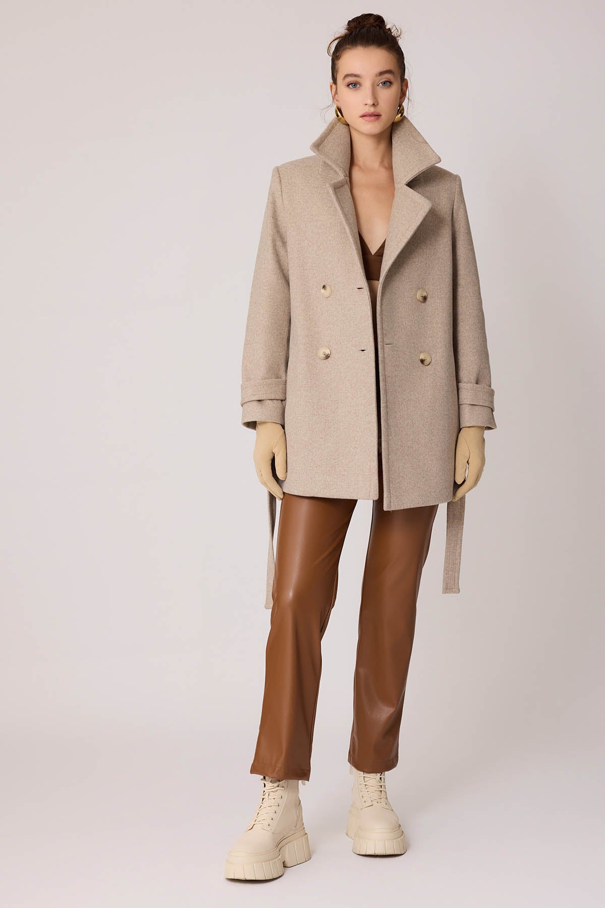 SHORT BOWL JACKET WITH FRONT BUTTON BELT