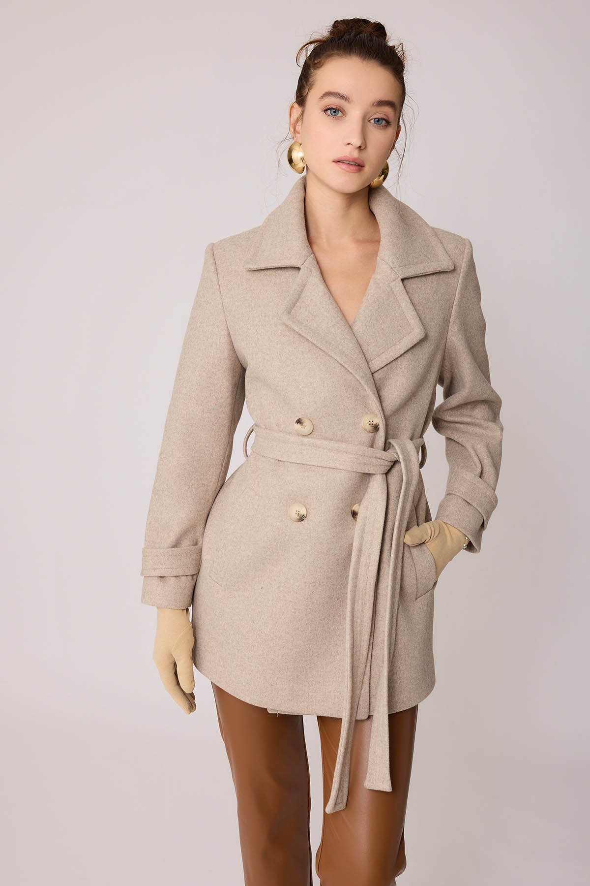 SHORT BOWL JACKET WITH FRONT BUTTON BELT