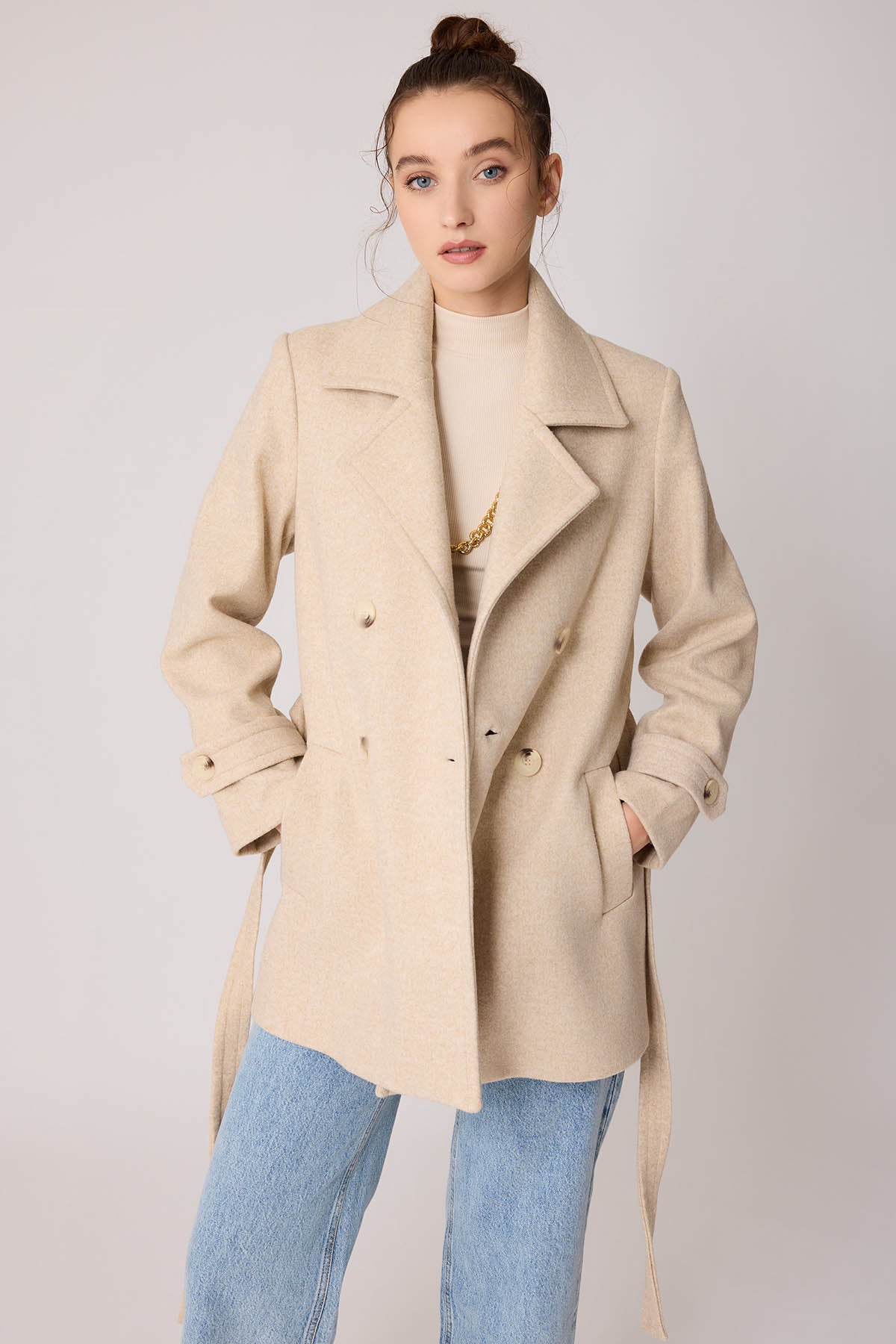 SHORT BOWL JACKET WITH FRONT BUTTON BELT