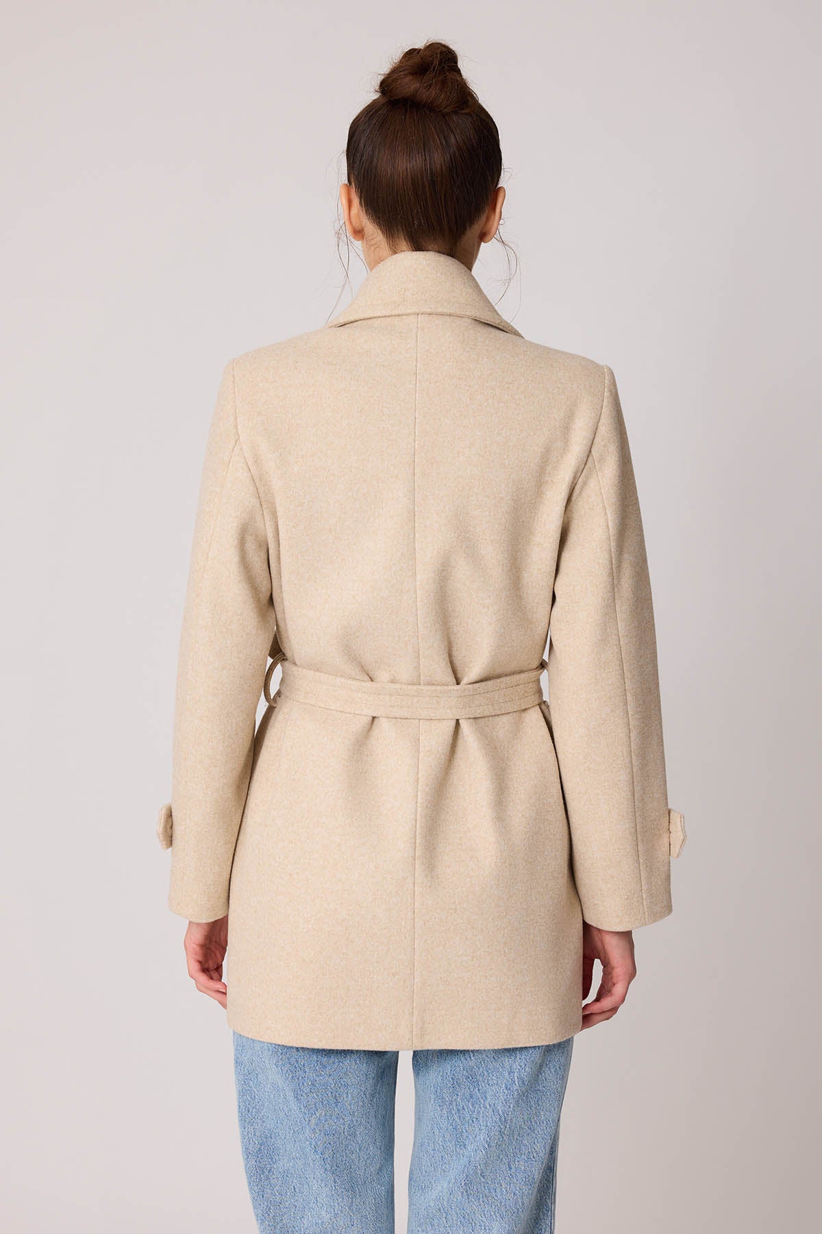 SHORT BOWL JACKET WITH FRONT BUTTON BELT