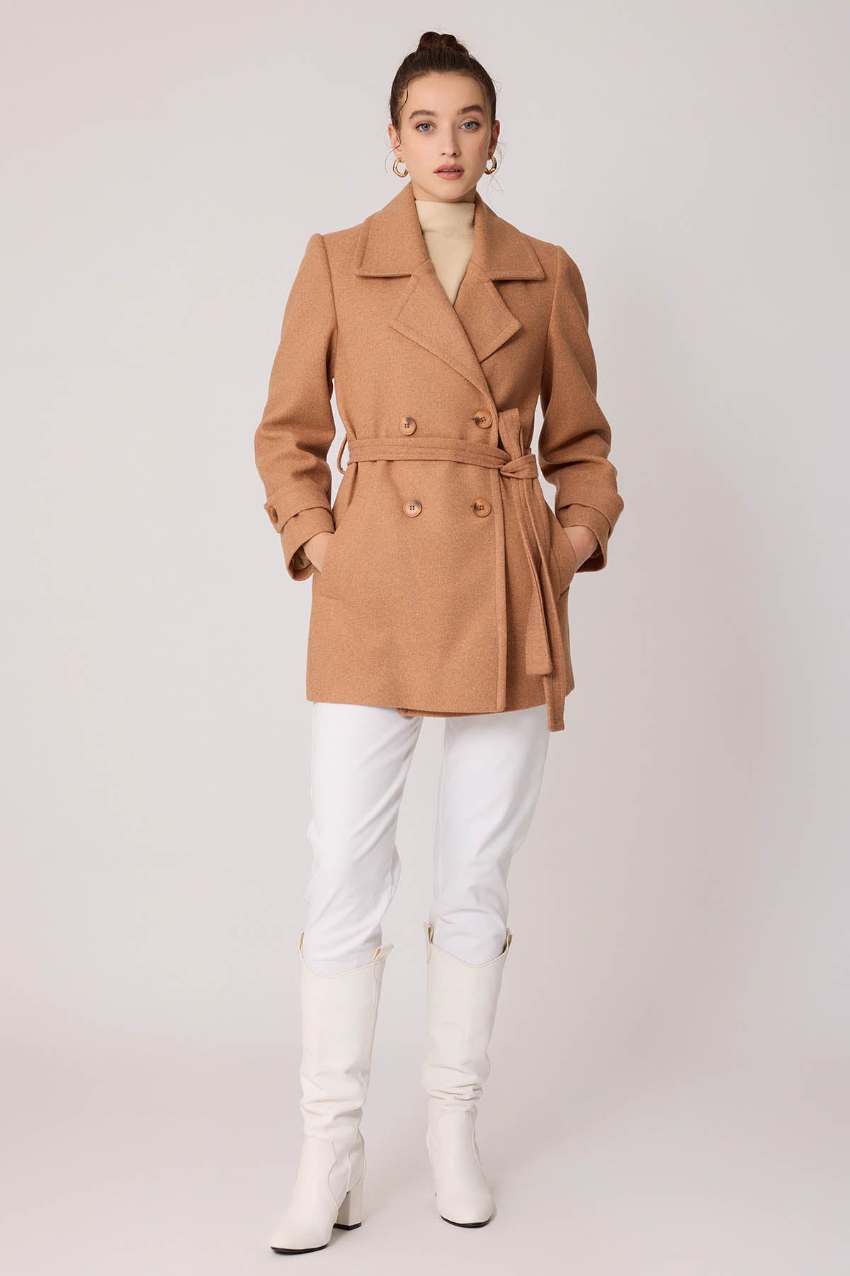 SHORT BOWL JACKET WITH FRONT BUTTON BELT