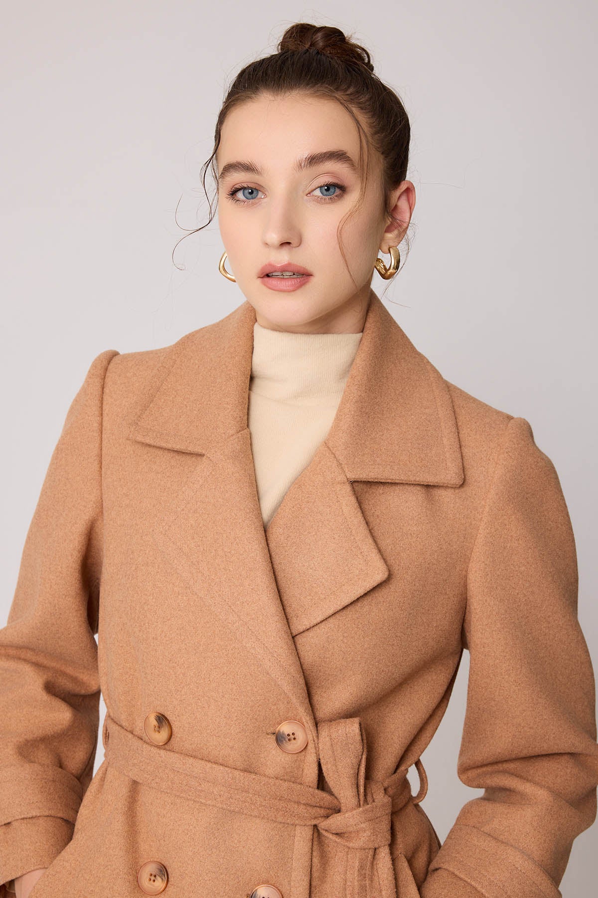 SHORT BOWL JACKET WITH FRONT BUTTON BELT