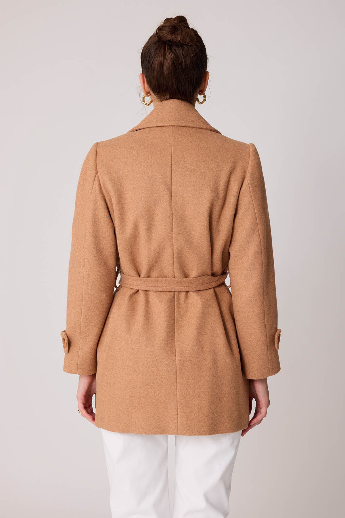 SHORT BOWL JACKET WITH FRONT BUTTON BELT