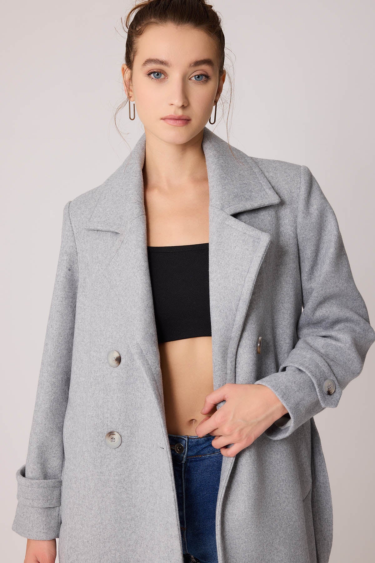 SHORT BOWL JACKET WITH FRONT BUTTON BELT