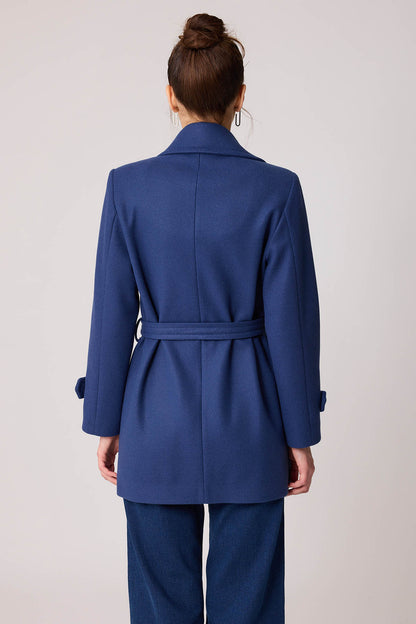 SHORT BOWL JACKET WITH FRONT BUTTON BELT