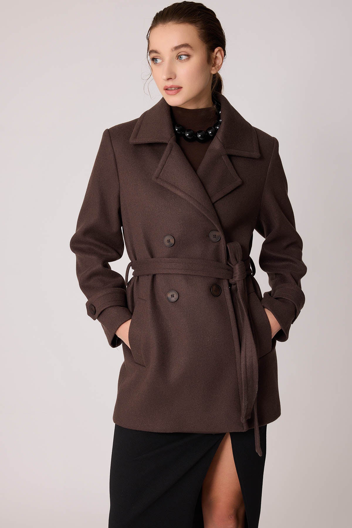 SHORT BOWL JACKET WITH FRONT BUTTON BELT