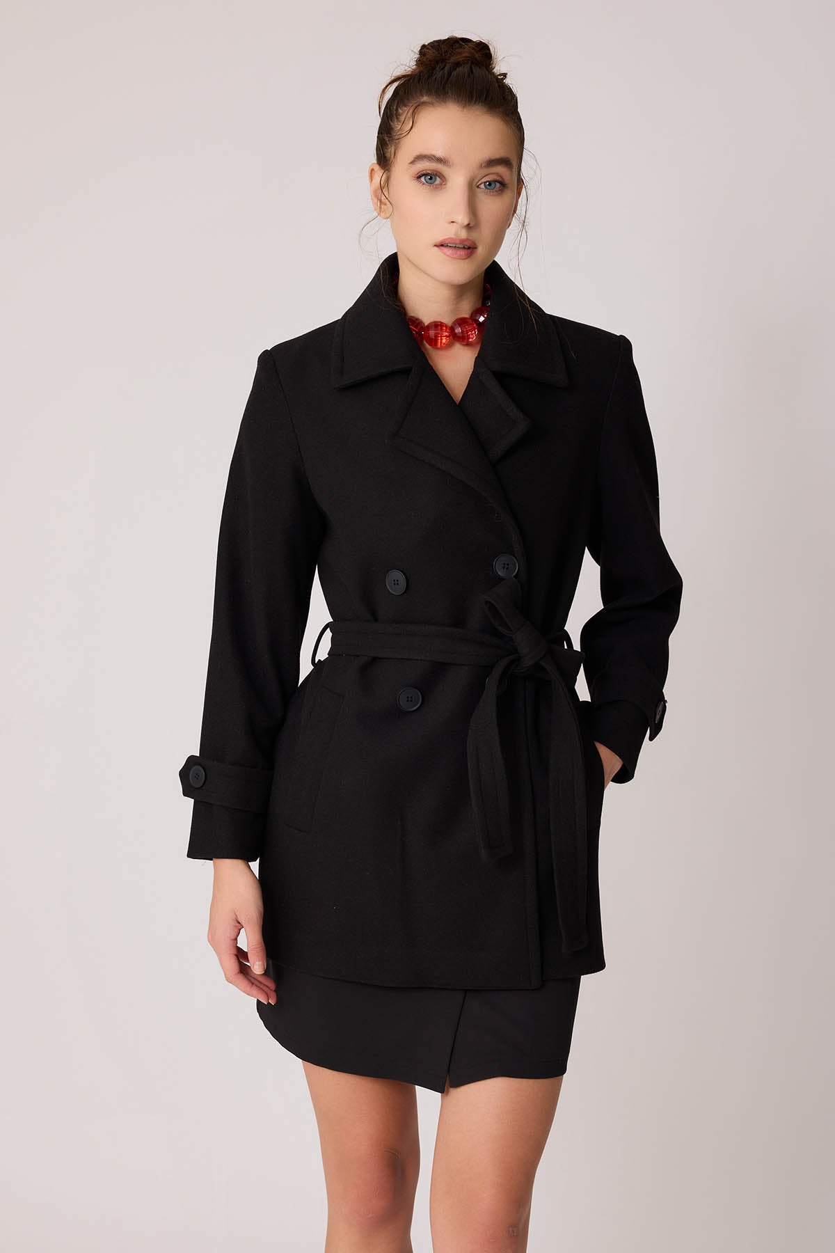 SHORT BOWL JACKET WITH FRONT BUTTON BELT