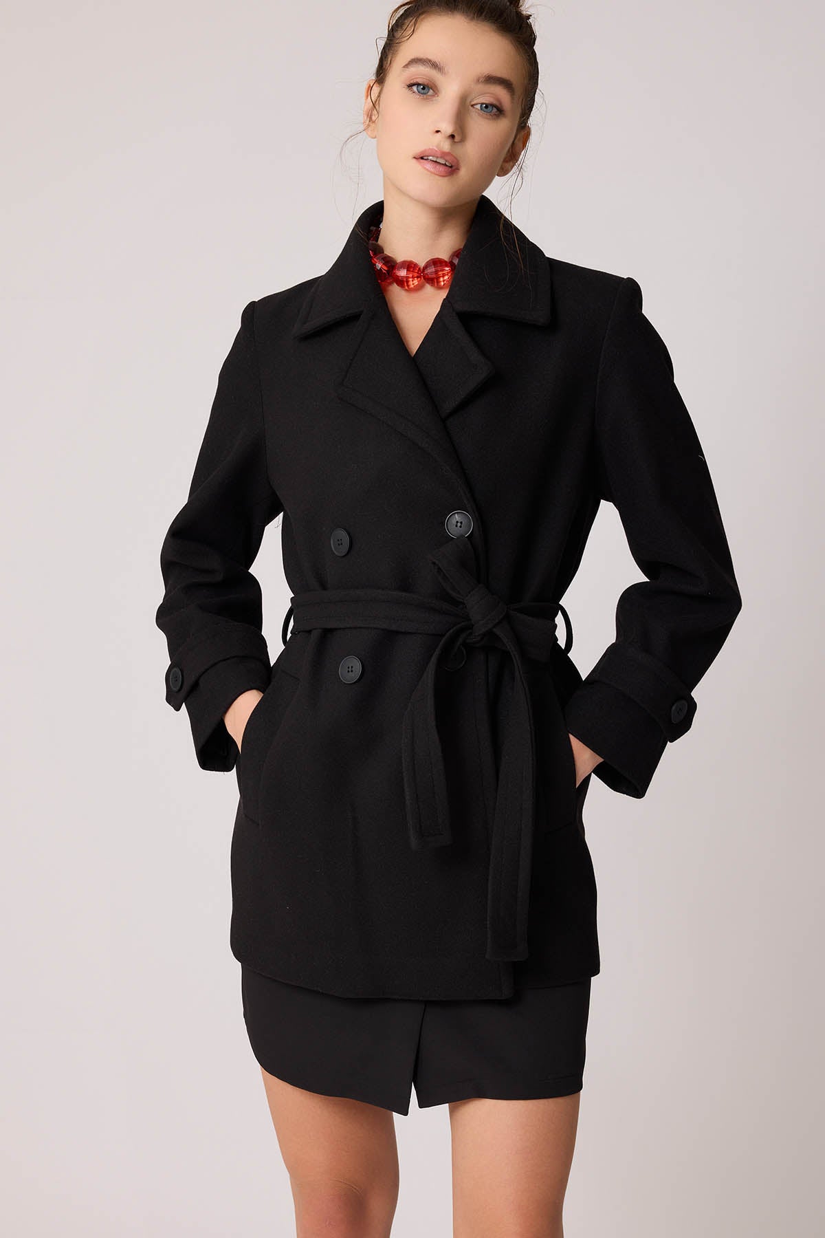 SHORT BOWL JACKET WITH FRONT BUTTON BELT