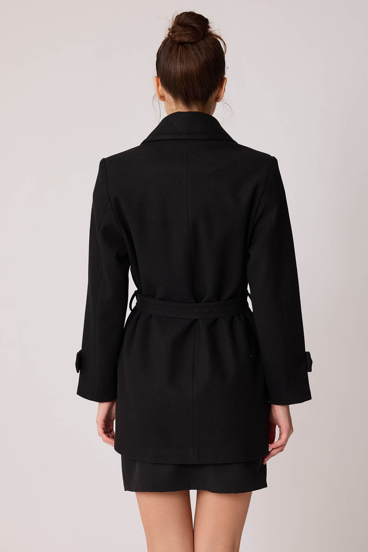 SHORT BOWL JACKET WITH FRONT BUTTON BELT