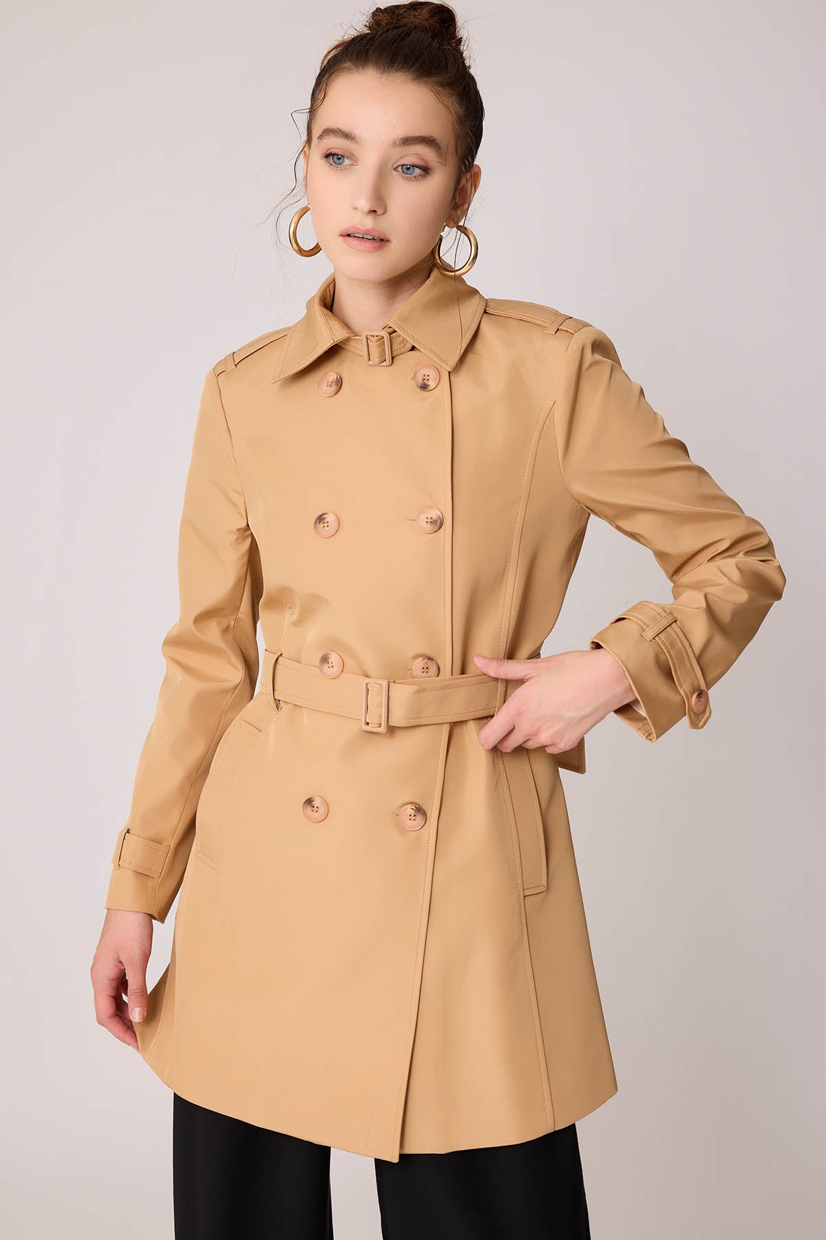 TRENCH COAT WITH THE FRONT BUTTON BELT