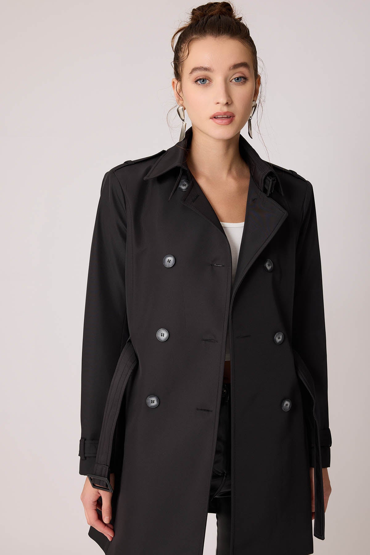 TRENCH COAT WITH THE FRONT BUTTON BELT