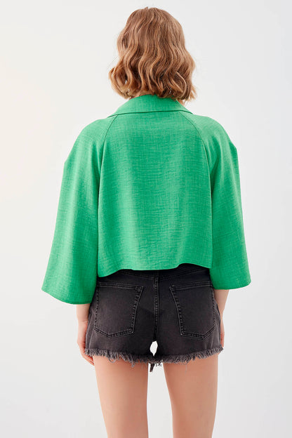 LOOSE CROP SHIRT WITH FRONT BUTTON