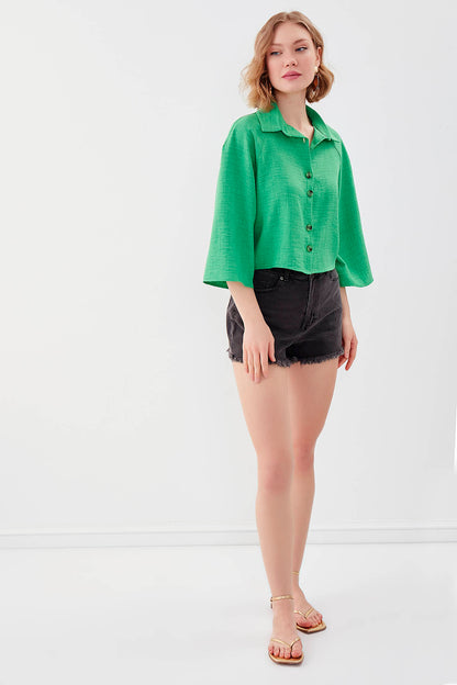 LOOSE CROP SHIRT WITH FRONT BUTTON