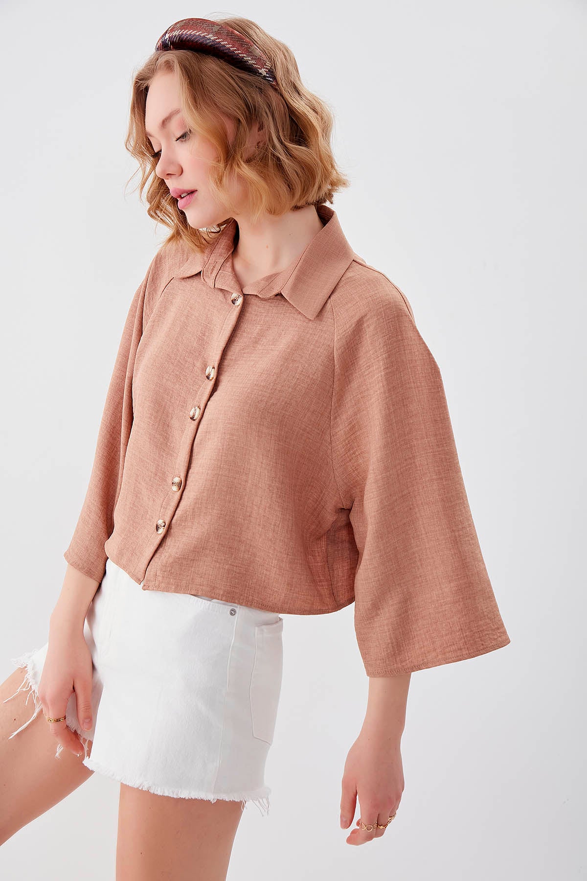 LOOSE CROP SHIRT WITH FRONT BUTTON