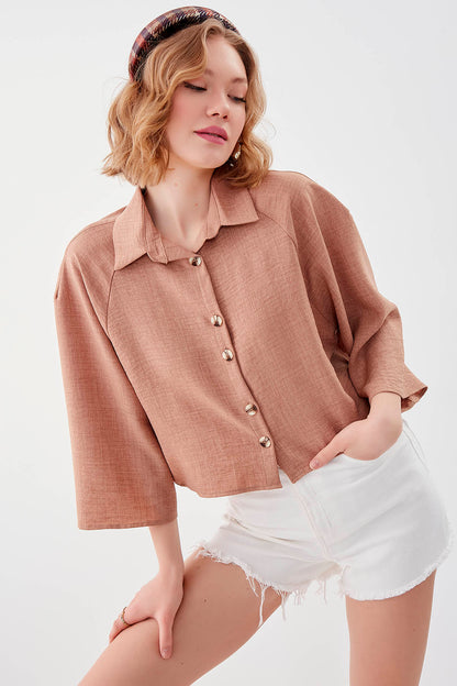 LOOSE CROP SHIRT WITH FRONT BUTTON