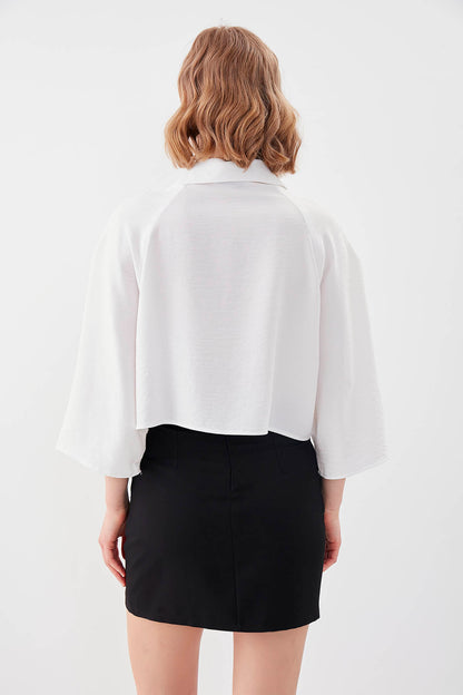 LOOSE CROP SHIRT WITH FRONT BUTTON