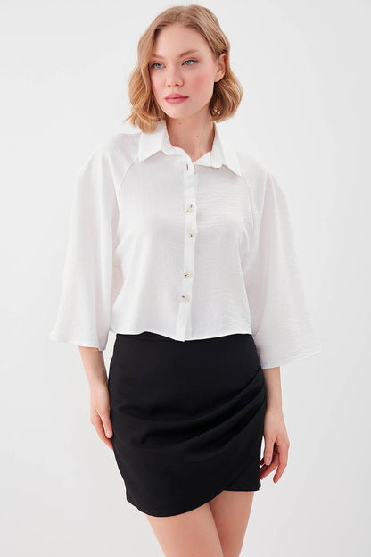 LOOSE CROP SHIRT WITH FRONT BUTTON