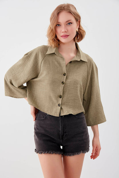 LOOSE CROP SHIRT WITH FRONT BUTTON