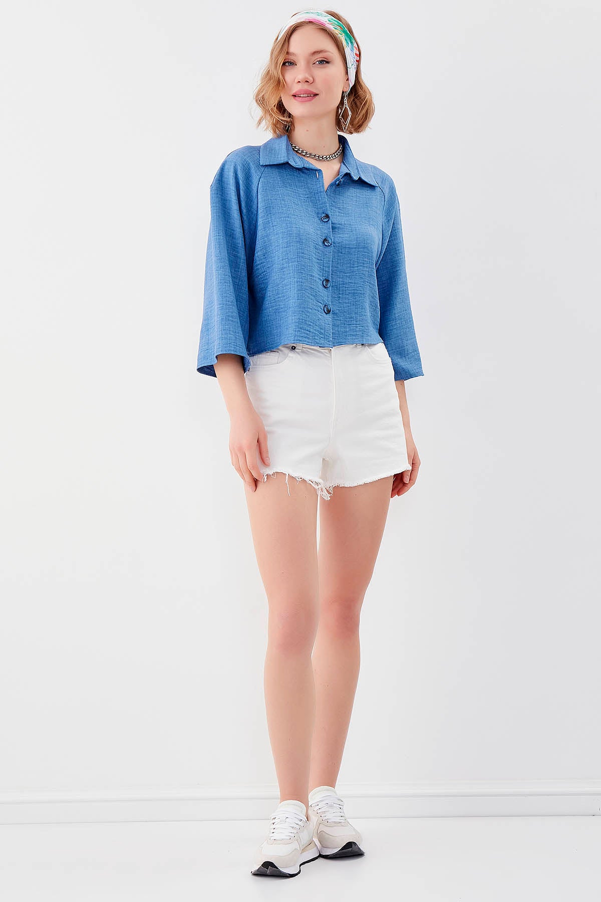 LOOSE CROP SHIRT WITH FRONT BUTTON