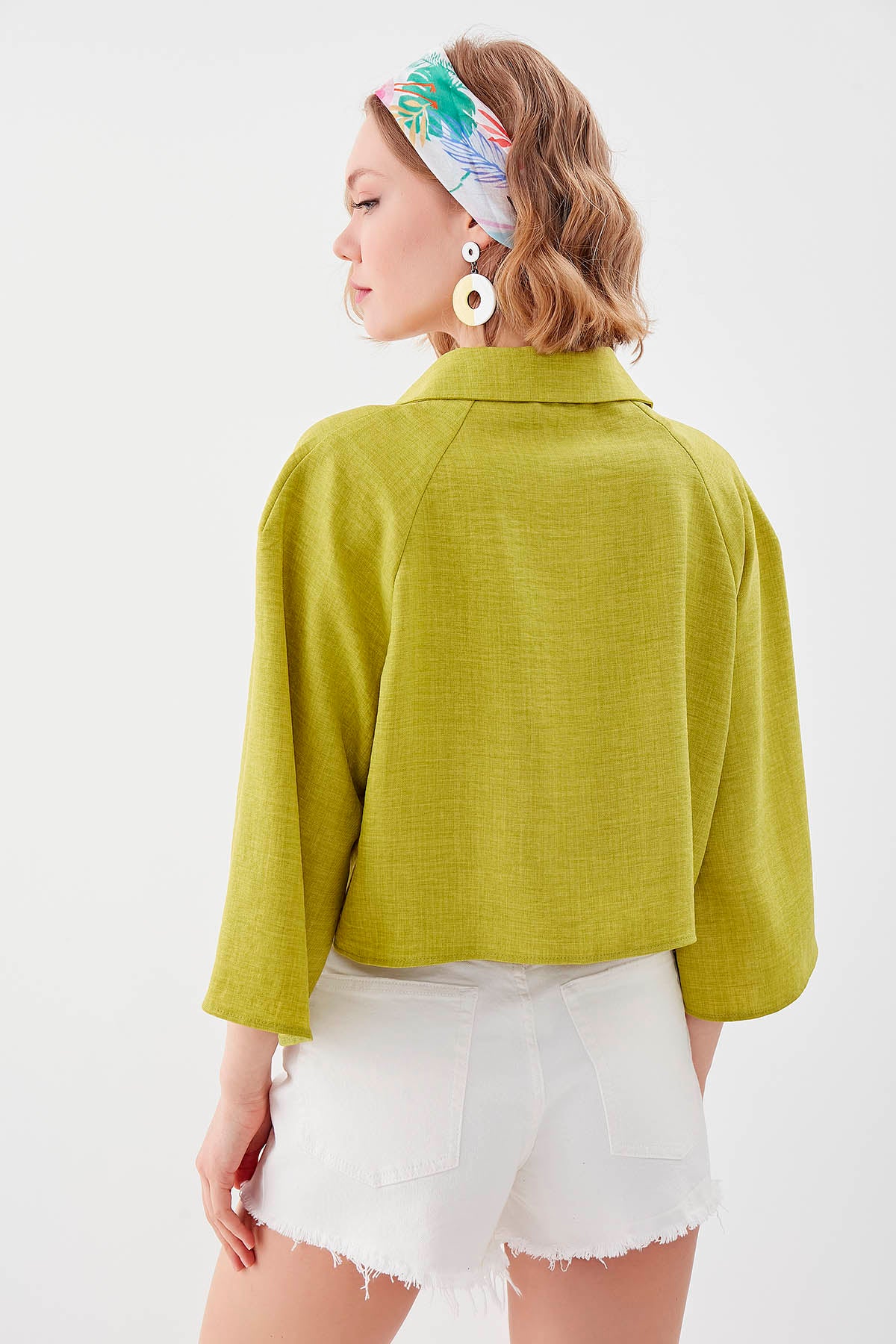 LOOSE CROP SHIRT WITH FRONT BUTTON