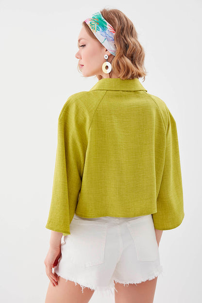 LOOSE CROP SHIRT WITH FRONT BUTTON
