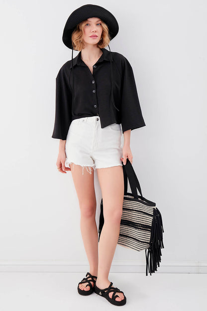 LOOSE CROP SHIRT WITH FRONT BUTTON