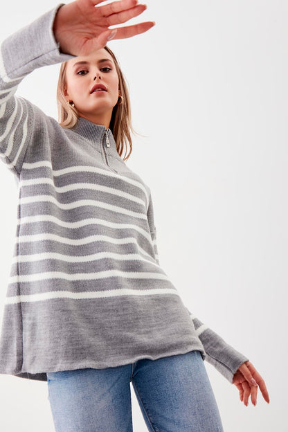 ZIPPERED RIGHT COLLAR SWEATER