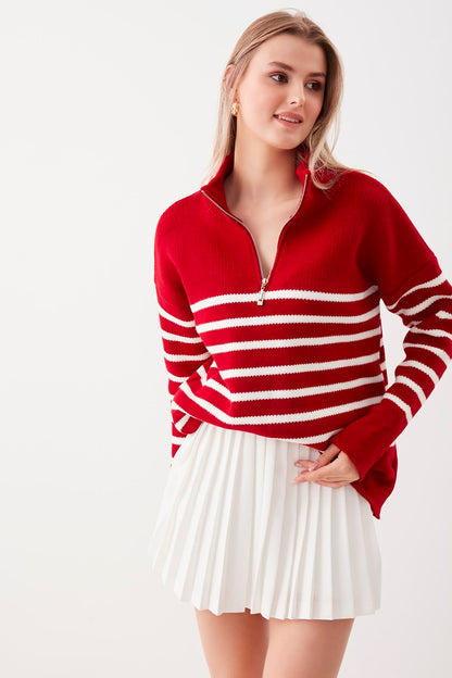 ZIPPERED RIGHT COLLAR SWEATER