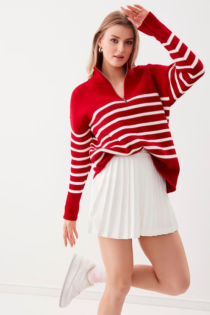ZIPPERED RIGHT COLLAR SWEATER
