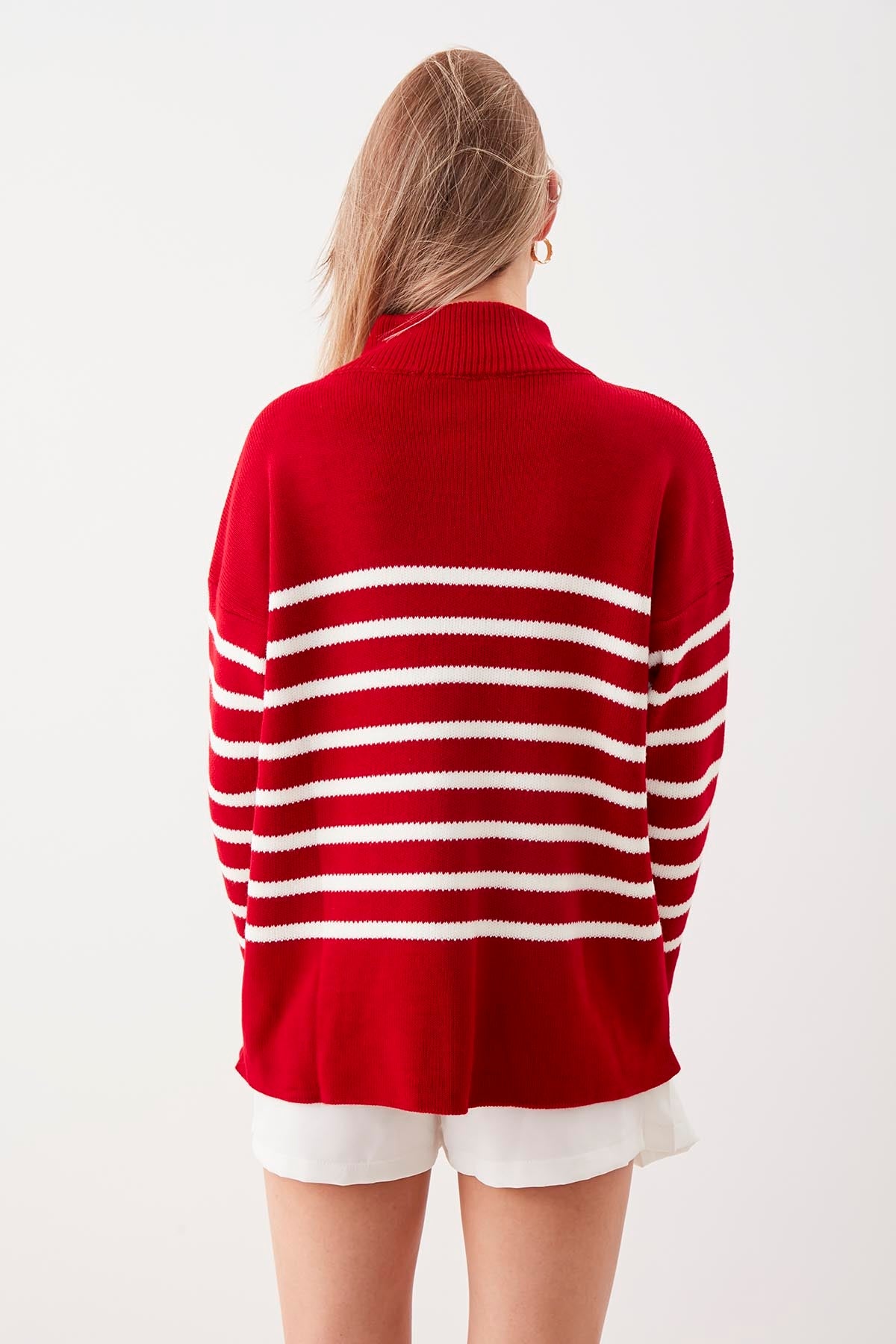 ZIPPERED RIGHT COLLAR SWEATER