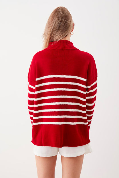 ZIPPERED RIGHT COLLAR SWEATER