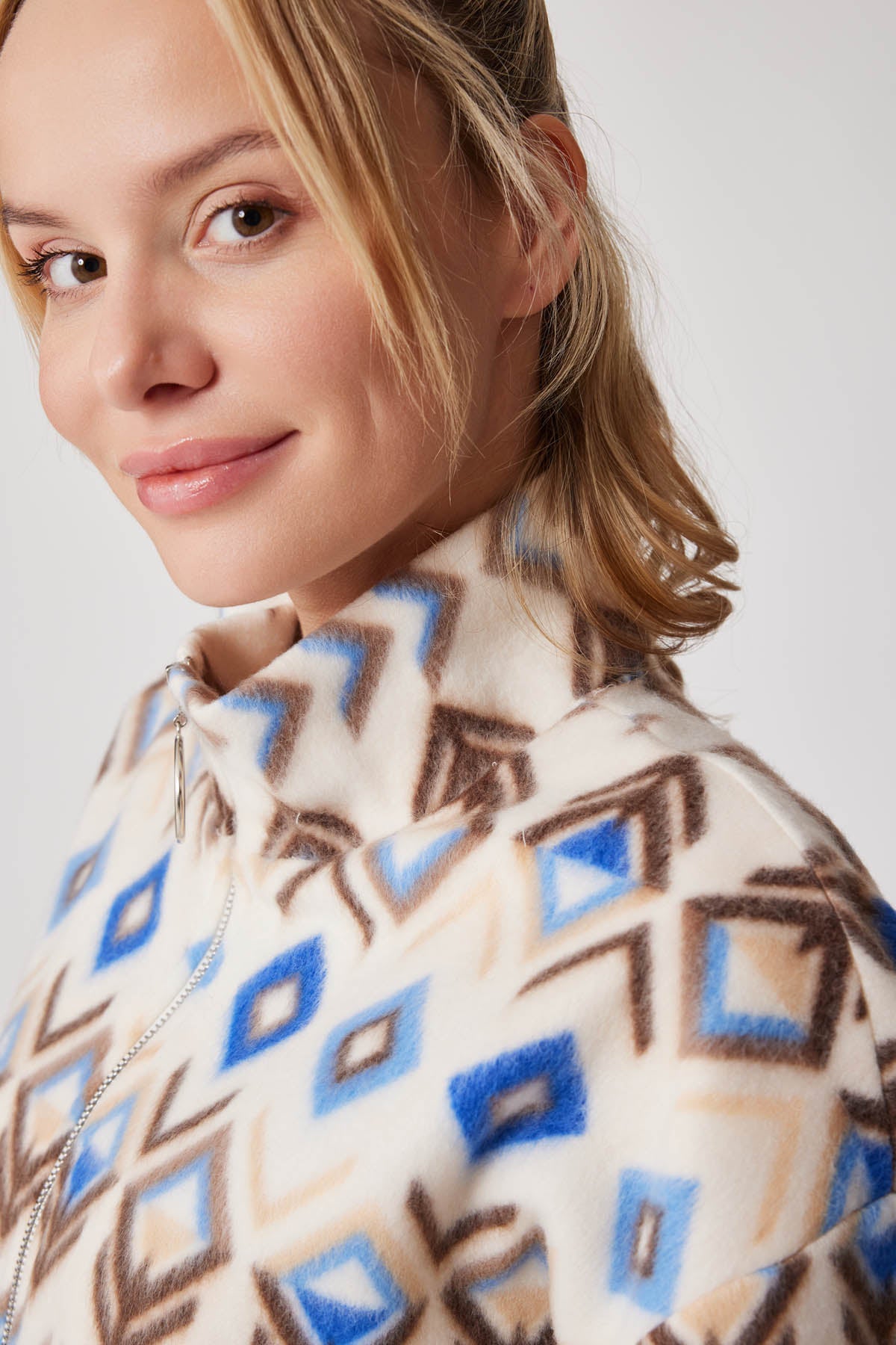 POLAR JACKET WITH ZIPPERED FRONT