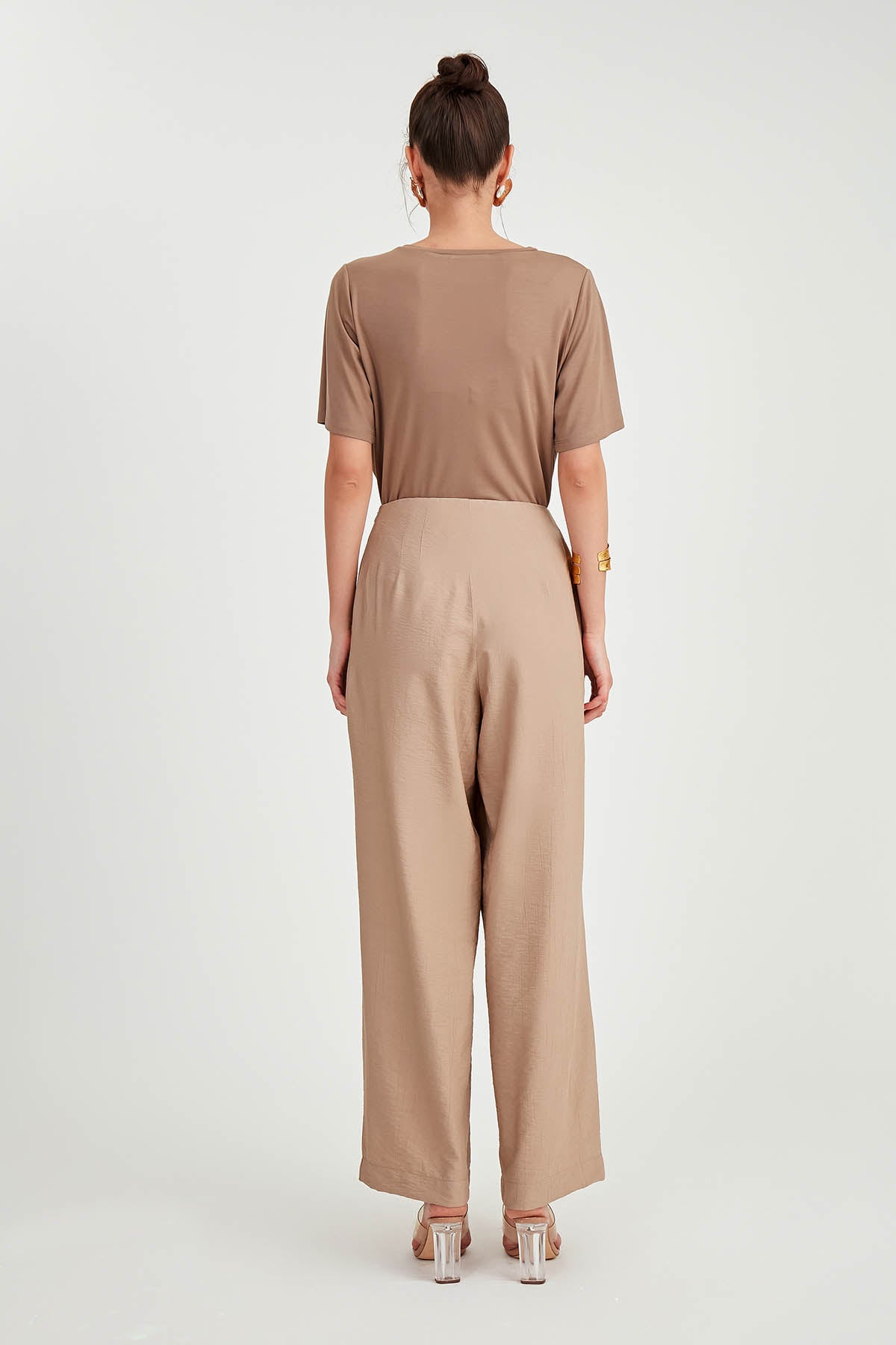 WIDE-ASPECT TROUSERS WITH ZIPPERED FRONT