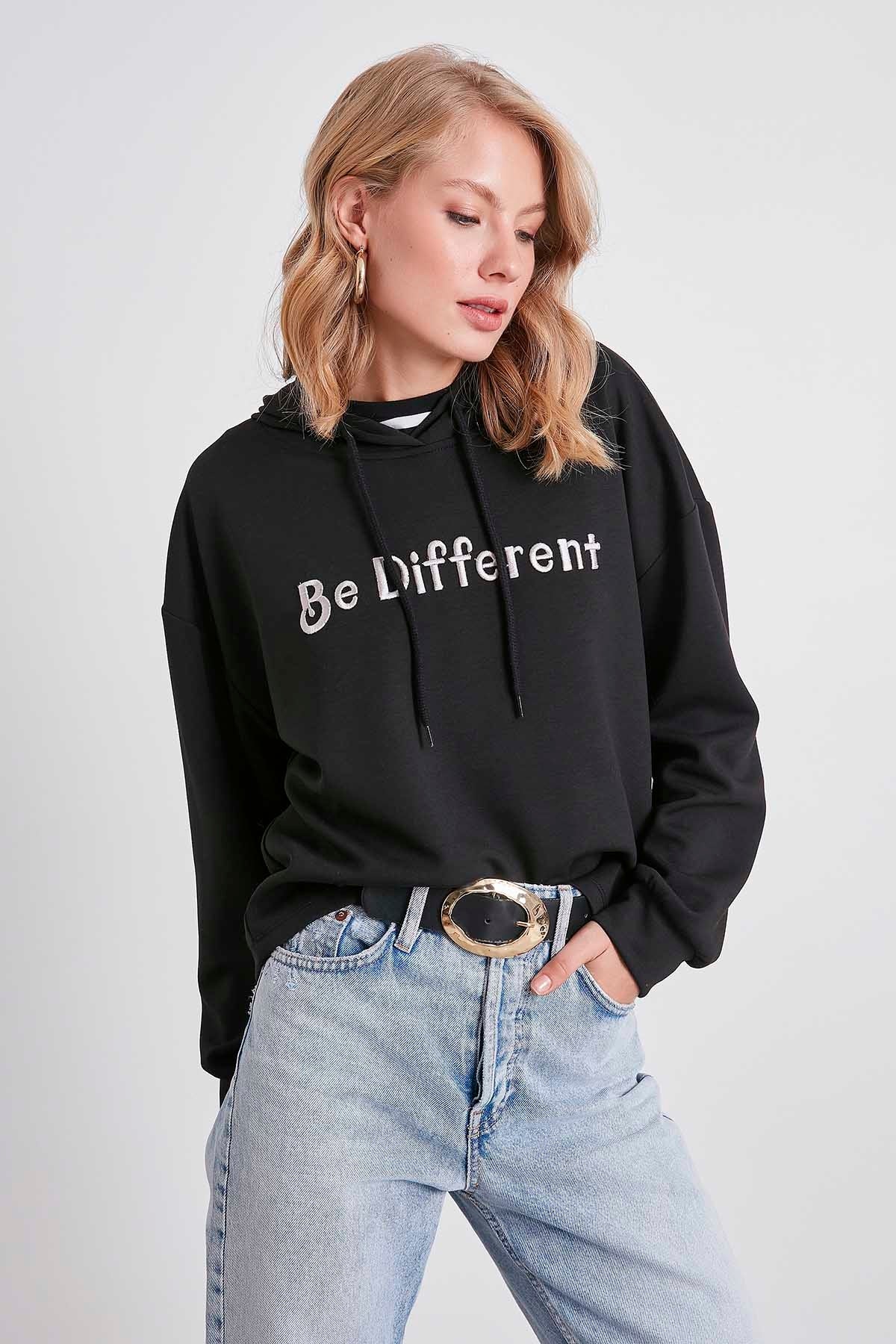 SWEATSHIRT WITH EMBROIDERY HOODIE