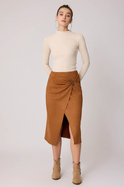 SKIRT WITH FRONT BUCKLE SPLIT