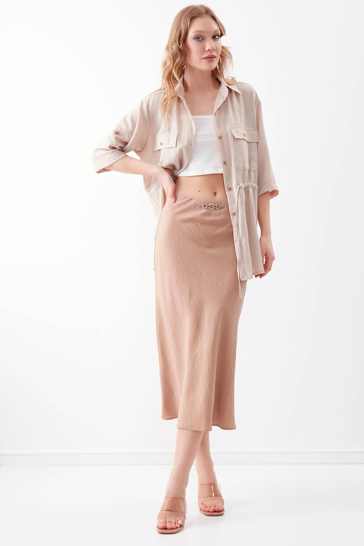 CHAIN DETAILED WAIST MIDI HEIGHT SKIRT FRONT
