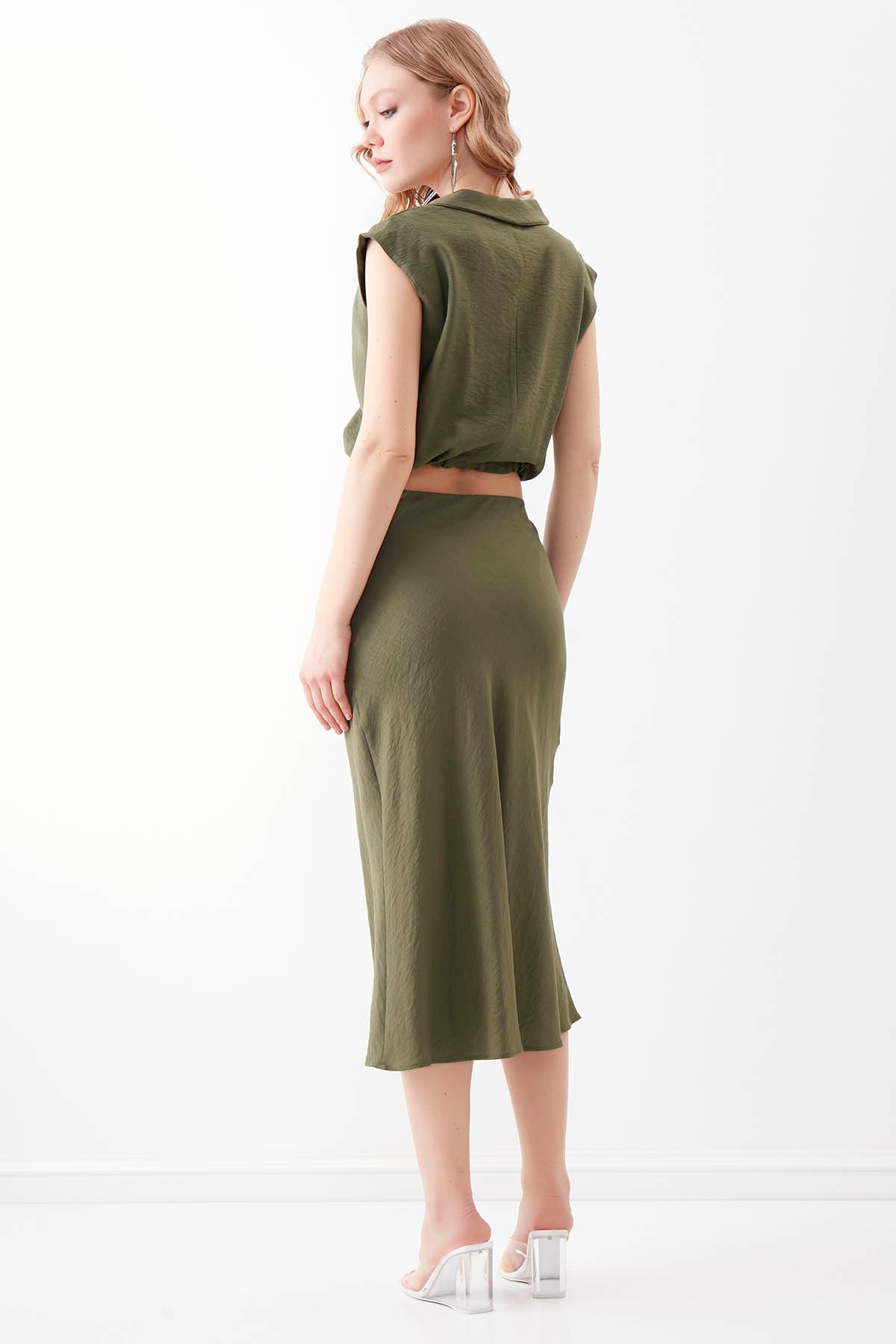 CHAIN DETAILED WAIST MIDI HEIGHT SKIRT FRONT