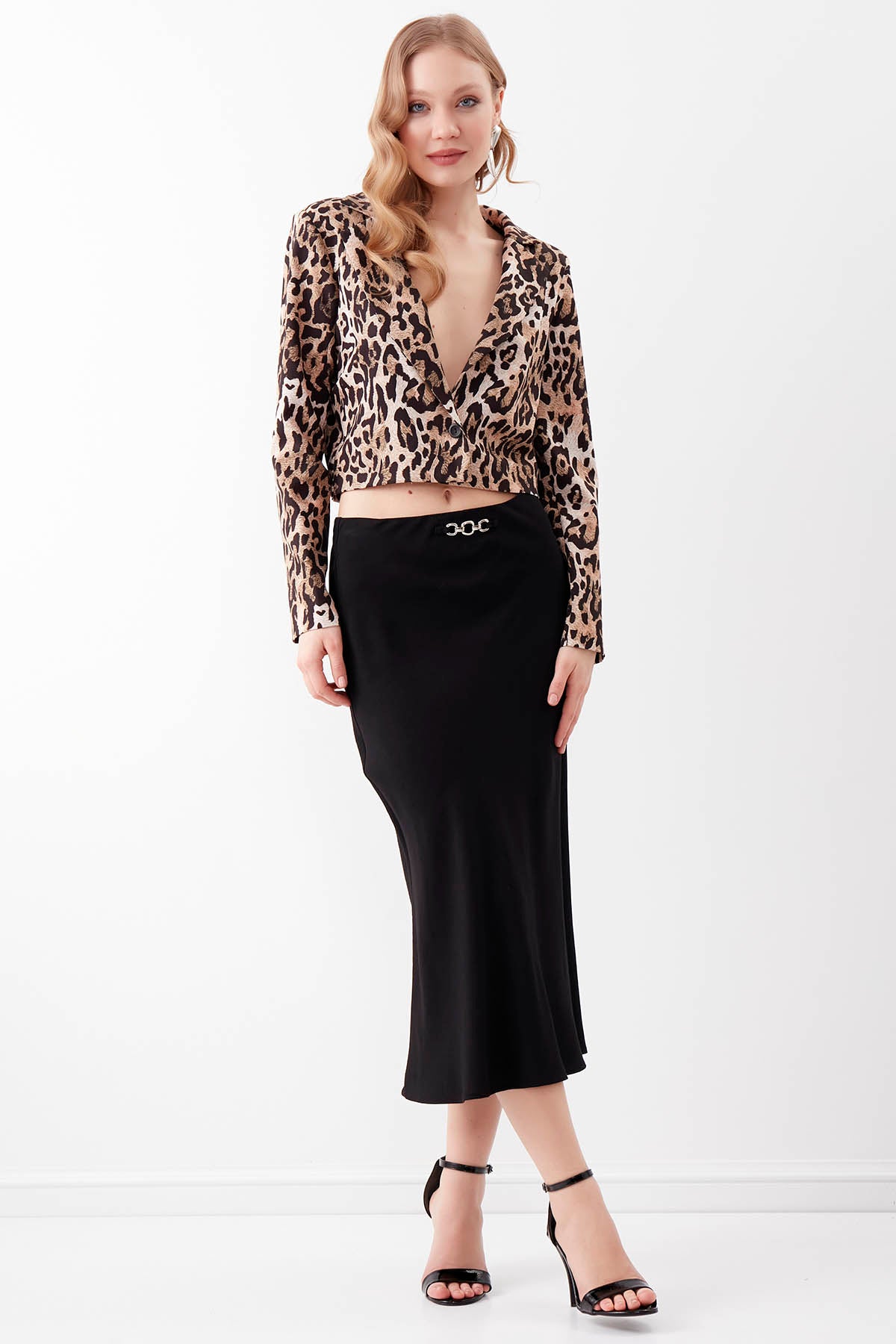 CHAIN DETAILED WAIST MIDI HEIGHT SKIRT FRONT