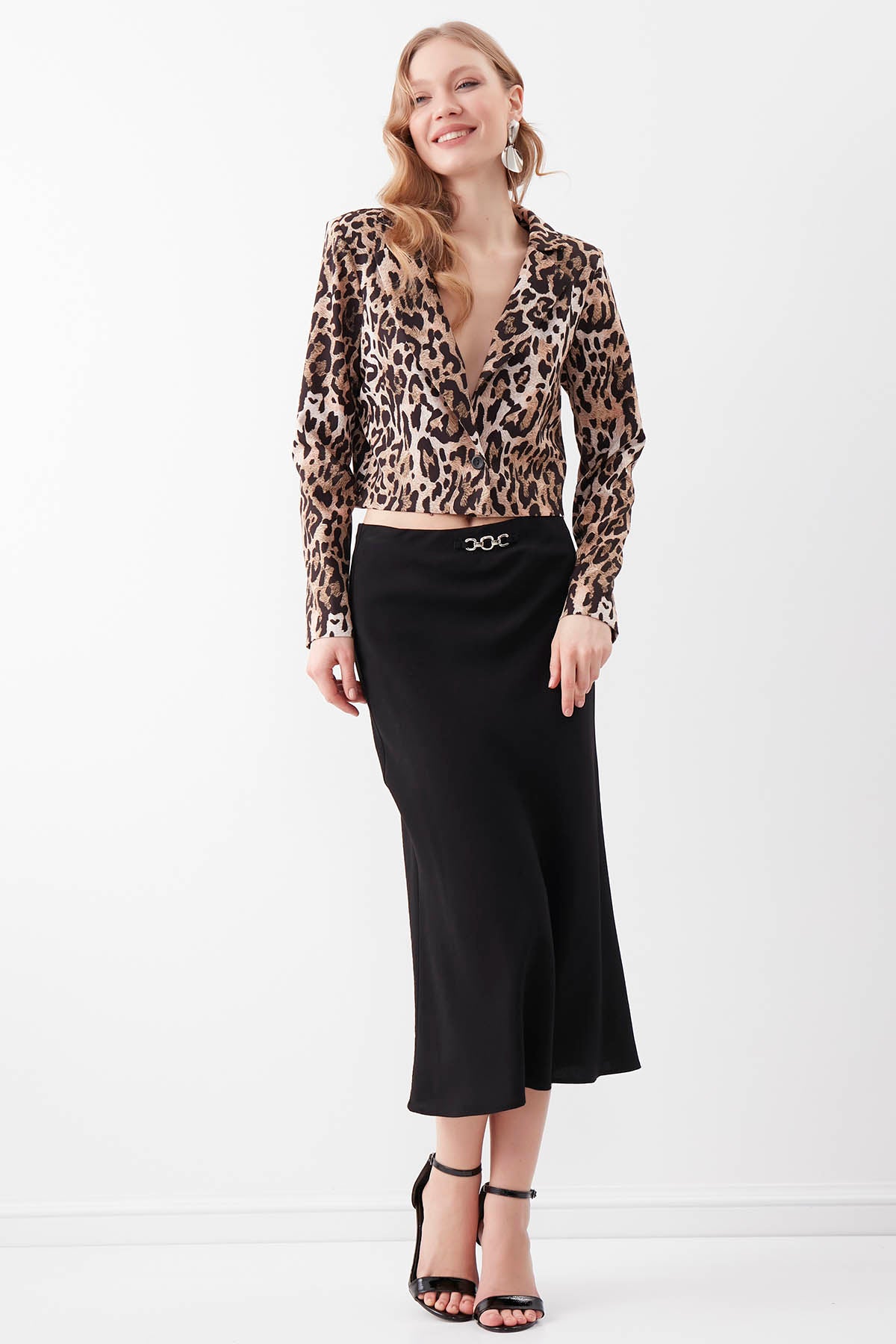 CHAIN DETAILED WAIST MIDI HEIGHT SKIRT FRONT