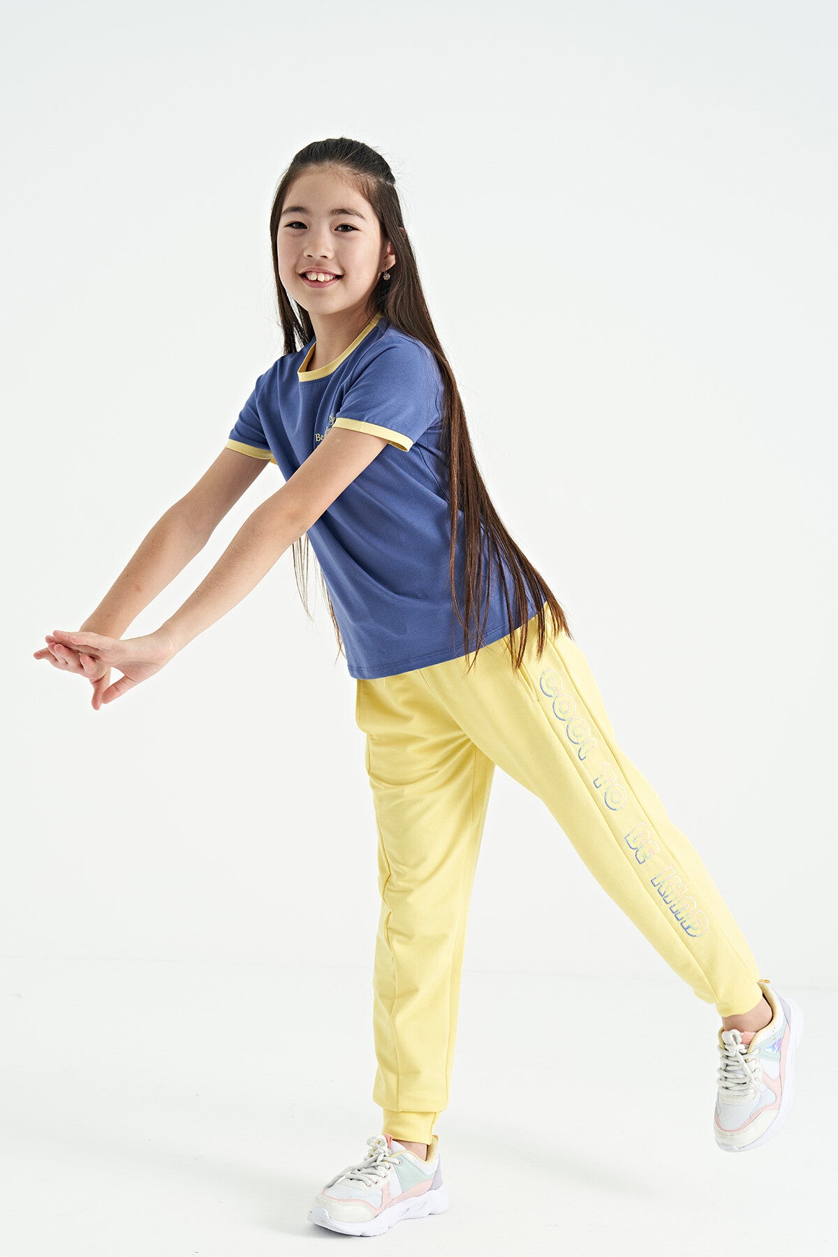 Light Purple Minimal Print O Collar Comfort Fit Short Sleeve Girls T-Shirt - 75110