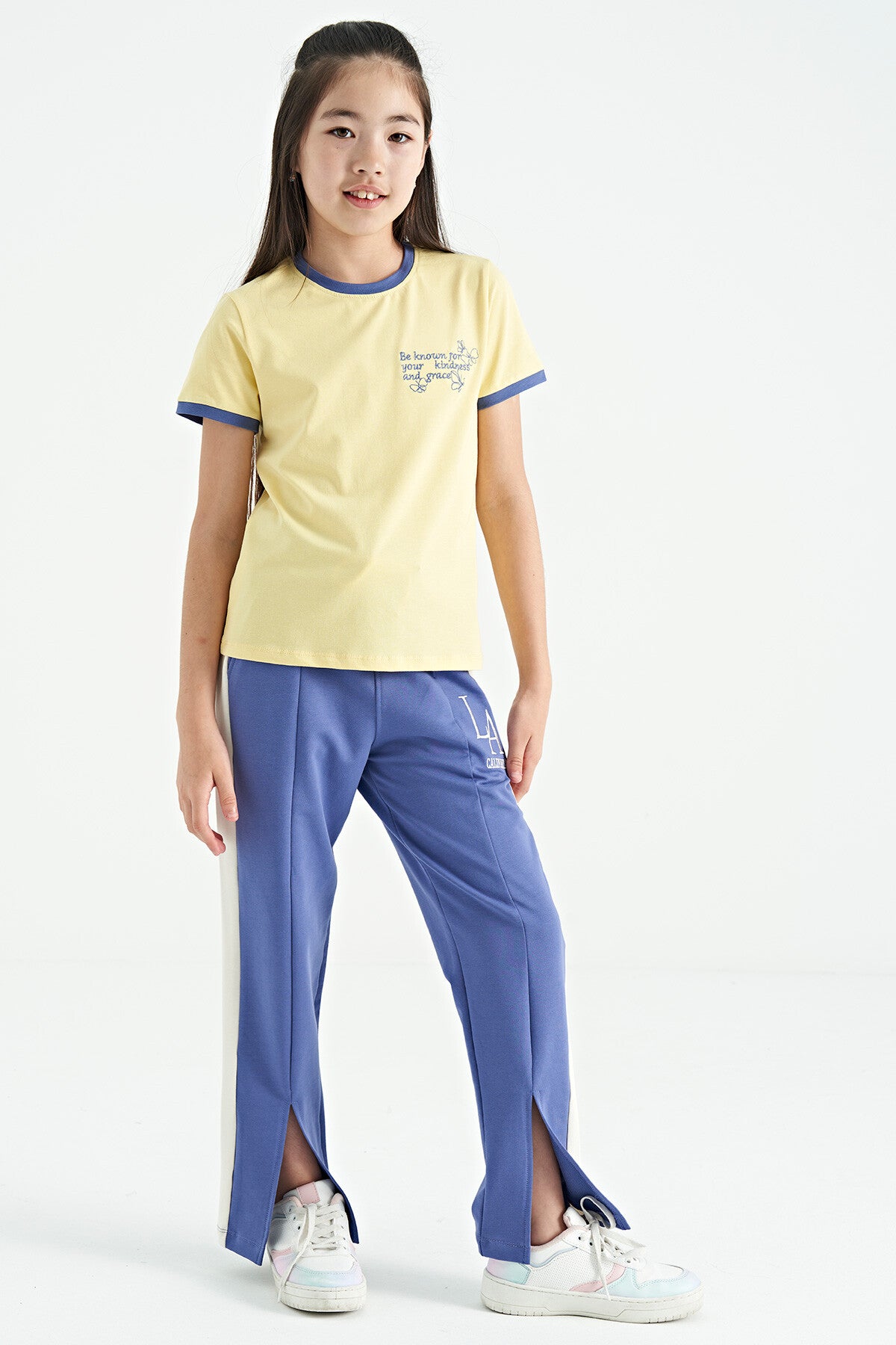 Light Purple Script Embroidered Detailed Laced Relax Fit Girls' Tracksuit Bottom - 75121