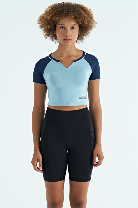 Light Blue Color Block Logo Printed O Collar Slim Fit Women's Crop T-Shirt - 97270