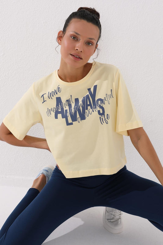 Light Yellow Asymmetric Print O Collar Women's Oversize T-Shirt - 97136