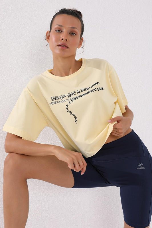 Light Yellow Printed Short O Collar Women's Oversize T-Shirt - 97135