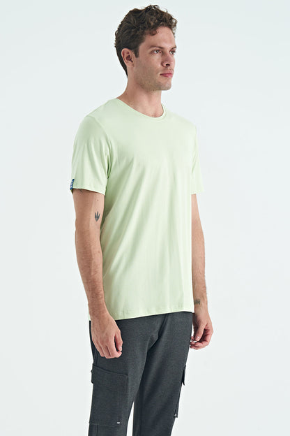 Light Green Men's Basic Short Sleeve Regular Fit O Neck T-shirt - 87911