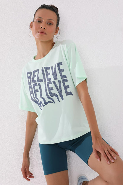 Light Green Distressed Print O Collar Oversize Women's T-Shirt - 97139