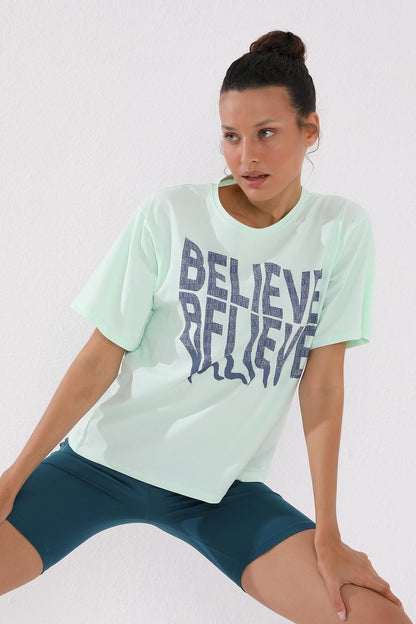 Light Green Distressed Print O Collar Oversize Women's T-Shirt - 97139