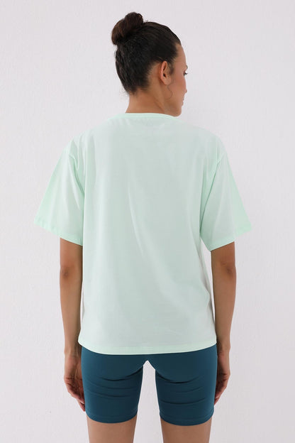 Light Green Distressed Print O Collar Oversize Women's T-Shirt - 97139