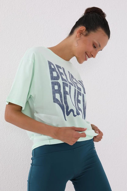 Light Green Distressed Print O Collar Oversize Women's T-Shirt - 97139